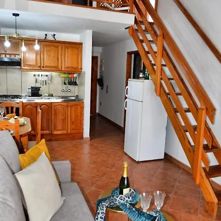 Panorama Old City Ocean View Apartment דירה