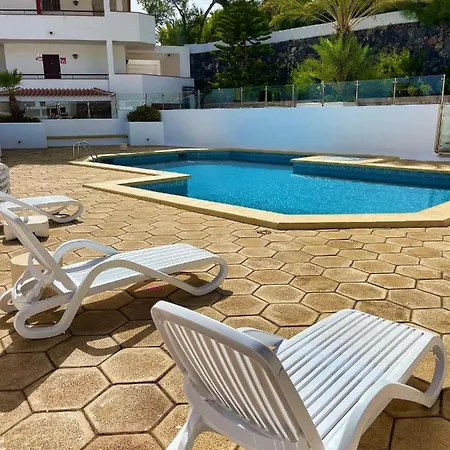 Panorama Old City Ocean View Apartment דירה *