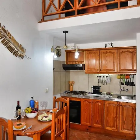 Panorama Old City Ocean View Apartment Апартаменты *